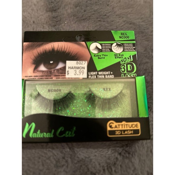 Lash Lot - Picture 3 of 4